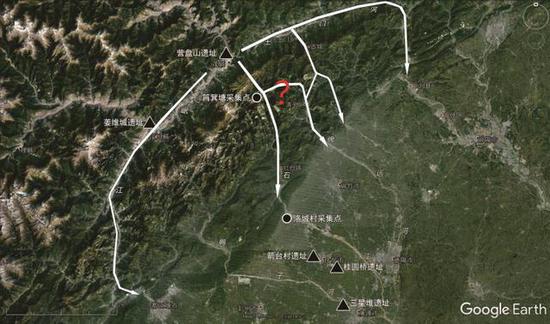图中白线指古蜀人可能迁徙的路线。红色问号处为德阳市伐木厂可能存在陶片的范围。